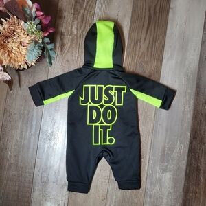 Nike Newborn NB Baby Therma Dri-Fit Full-Zip Hooded Coverall Jumpsuit NWOT